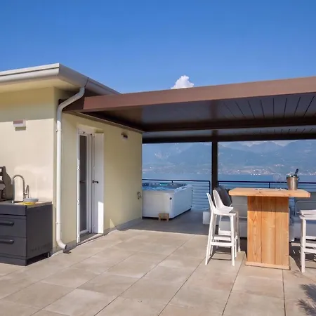 Penthouse Great View Pool & Whirpool * Torri del Benaco